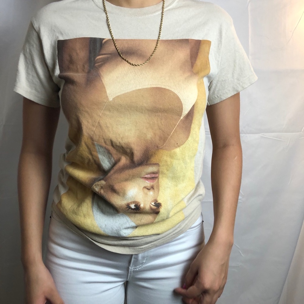 Ariana Grande sweetener tour tshirt